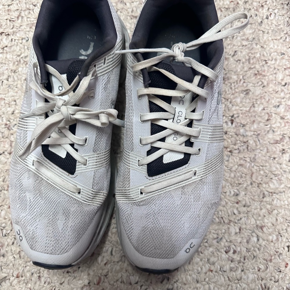 On Running women’s Gray and Black Athletic Shoes